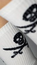 Carica l&#39;immagine nel visualizzatore di Gallery, Calzino &quot;Right or Wrong &quot; Black Skull Limited Edition
